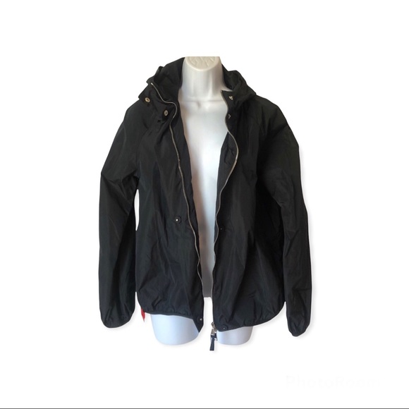 Moncler Asuncion Black Jacket - Picture 2 of 11